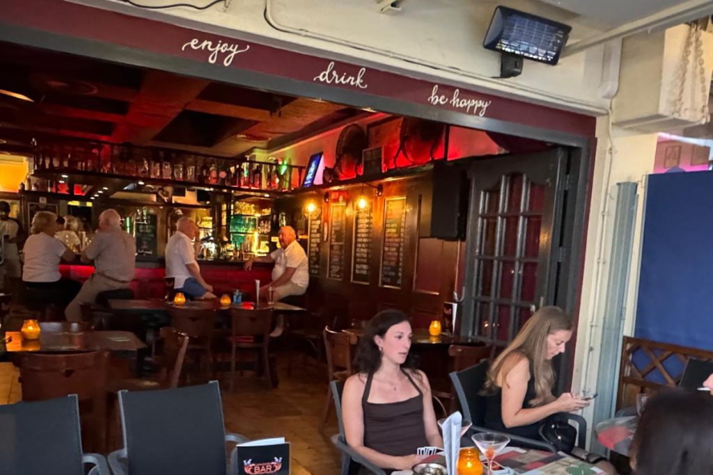 Carvoeiro Bar, the Dutch pub in Carvoeiro