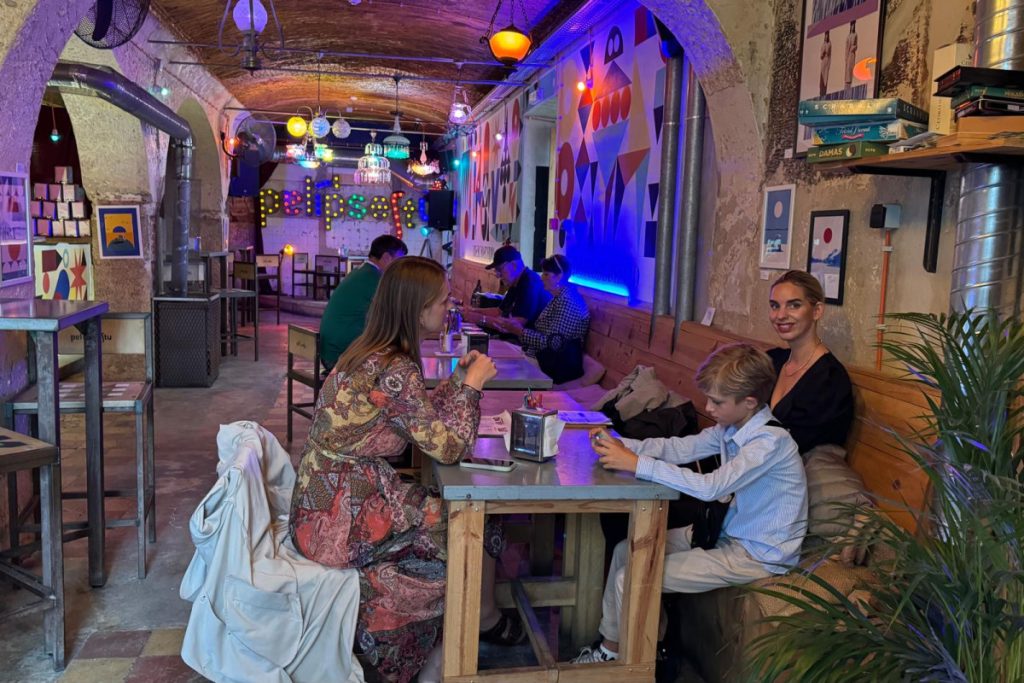 Bar-Restaurant Palimpsestu Faro, Food & Art