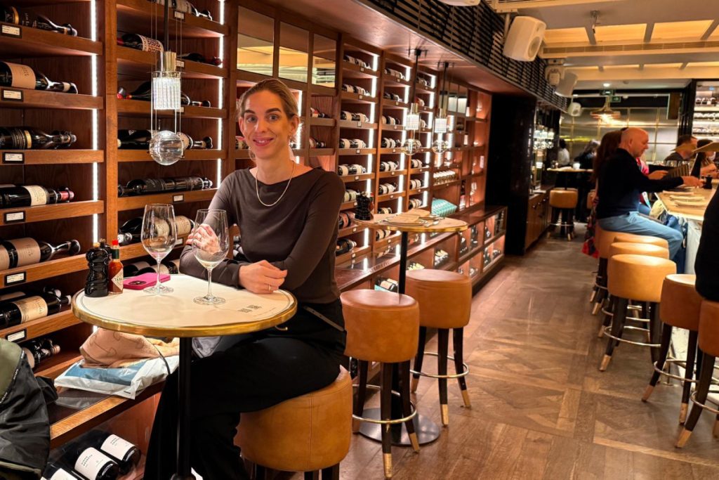 JNcQUOI Delibar Avenida